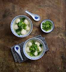 Yu wan tang (fish ball soup)