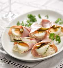 Pražské vejce podávané na večírcích Adiny Mandlové