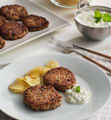 Filetes rusos con salsa tzatziki