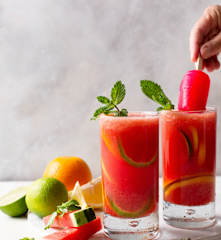 Mocktail de sandía y cítricos
