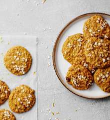 Bolachas de cenoura, laranja e aveia