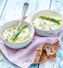 Crème anglaise au lait de coco, asperges et épinards