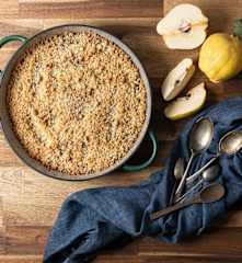 Quince crumble