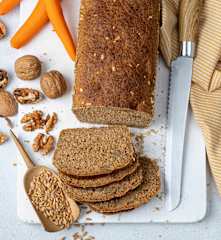 Karotten-Walnuss-Brot