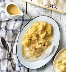 Pescado blanco con salsa de puerros y papas