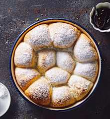 Buchteln alla confettura di prugne