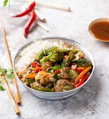 Menestra thai con salsa de ostras y arroz jazmín