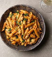 All-in-One Tomaten-Knoblauch Pasta mit Muscheln