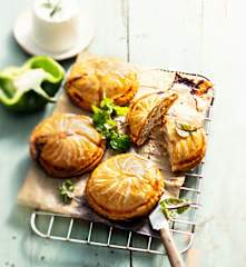 Chausson ricotta, poulet et coriandre