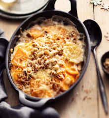 Gratin de panais, courge, comté et noix