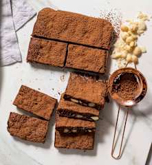 Chunky choc nut brownie