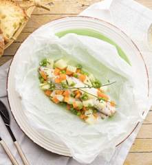 Gallinella con macedonia di verdure in olio aromatico