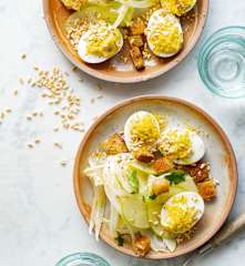 Œufs mimosa, salade de fenouil à la pomme