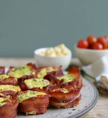 Canastas de jamón crudo, queso y tomates secos