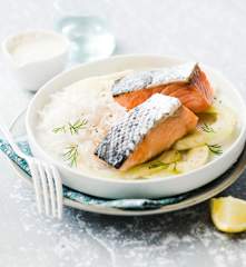 Saumon au fenouil et sauce au yaourt