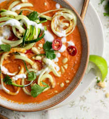 Sopa fría de curry rojo