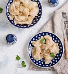 Pierogi z mięsem z rosołu i kiszoną kapustą