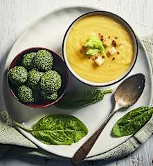 Crema di fagioli cannellini con polpettine di spinaci