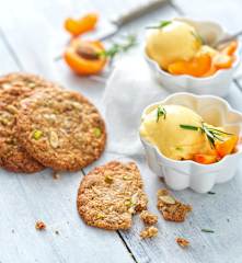 Sorbet abricot-romarin et cookies aux dattes