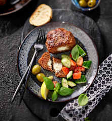 Gefüllte Pljeskavica