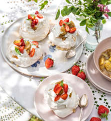 Petite pavlova à la rhubarbe