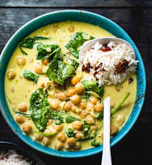 Curry de pois chiches aux épinards, riz aux cranberries