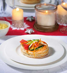 Vol-au-vent con cruditès e gamberi