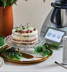 Zimowy tort z frużeliną żurawinową