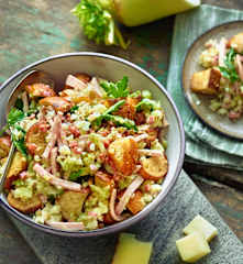 Wurstsalat mit Laugencroutons