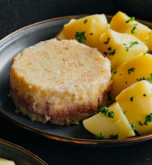 Smažený sýr bez smažení s bramborami