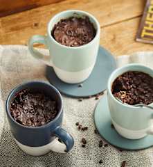 Mug cake double chocolat et beurre de cacahuète