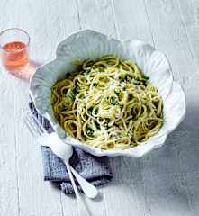 Linguine in Zitronen-Kapern-Sauce