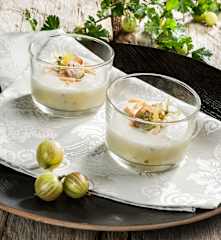 Stachelbeerkompott mit Mandelcreme