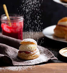 Choux with Craquelin, Raspberry Filling and White Chocolate Ganache