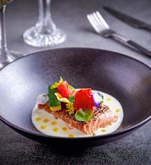 土豆慕斯配三文鱼