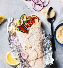 Wraps aux légumes grillés et houmous