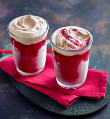 Himbeer-Rotwein-Slush