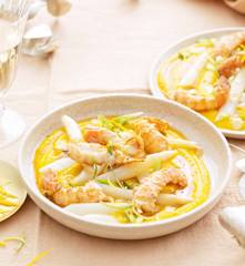 Langoustines au beurre d’agrumes, purée de butternut