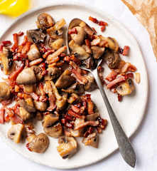 Beicon y champiñones dorados