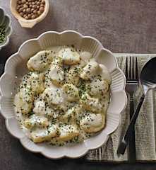 Νιόκι πατάτας με σάλτσα cacio e pepe