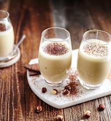 Bebida quente de avelã