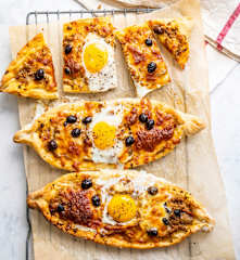 Pide au bœuf et à la mozzarella