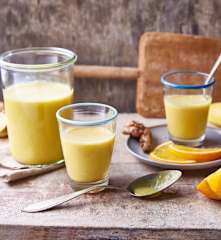 Smoothie orange-banane au curcuma
