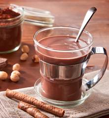 Gorąca czekolada z orzechami laskowymi
