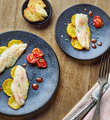 Filetti di cernia con salsa al pomodoro