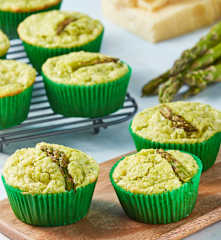Muffins con espinacas, espárragos y guyere
