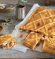 Empanada murciana de atún