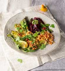 Süß-scharfe Asia-Salatplatte