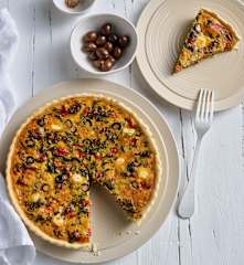 Quiche vegetariana con espinacas y pimiento rojo