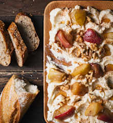 Planche de beurre sucrée aux pommes et aux noix